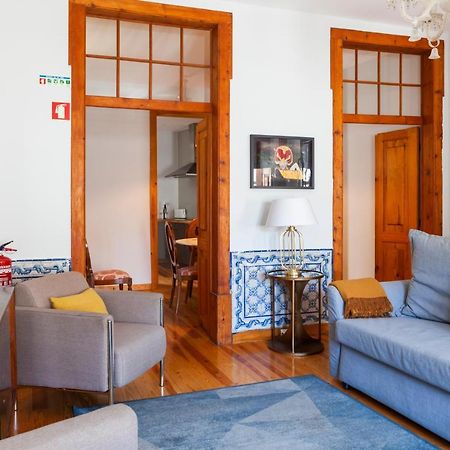 Alfama Terrace Apartment With Authentic XVIII Tiles And Historic Notes 3 Bedrooms & 2 Bathrooms Ac リスボン エクステリア 写真