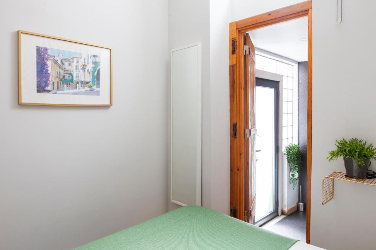 Alfama Terrace Apartment With Authentic XVIII Tiles And Historic Notes 3 Bedrooms & 2 Bathrooms Ac リスボン エクステリア 写真