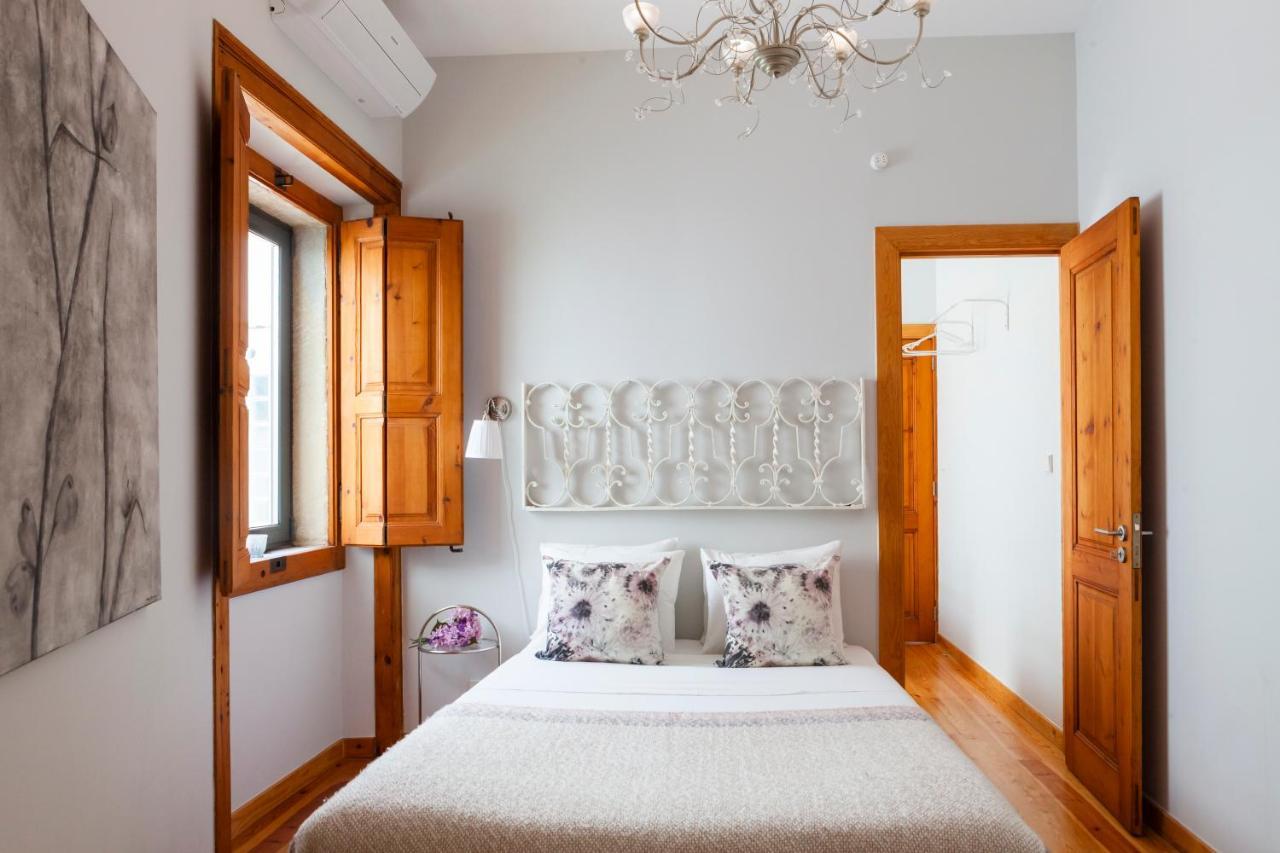 Alfama Terrace Apartment With Authentic XVIII Tiles And Historic Notes 3 Bedrooms & 2 Bathrooms Ac リスボン エクステリア 写真
