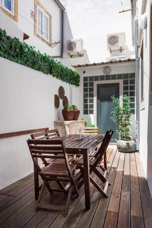 Alfama Terrace Apartment With Authentic XVIII Tiles And Historic Notes 3 Bedrooms & 2 Bathrooms Ac リスボン エクステリア 写真