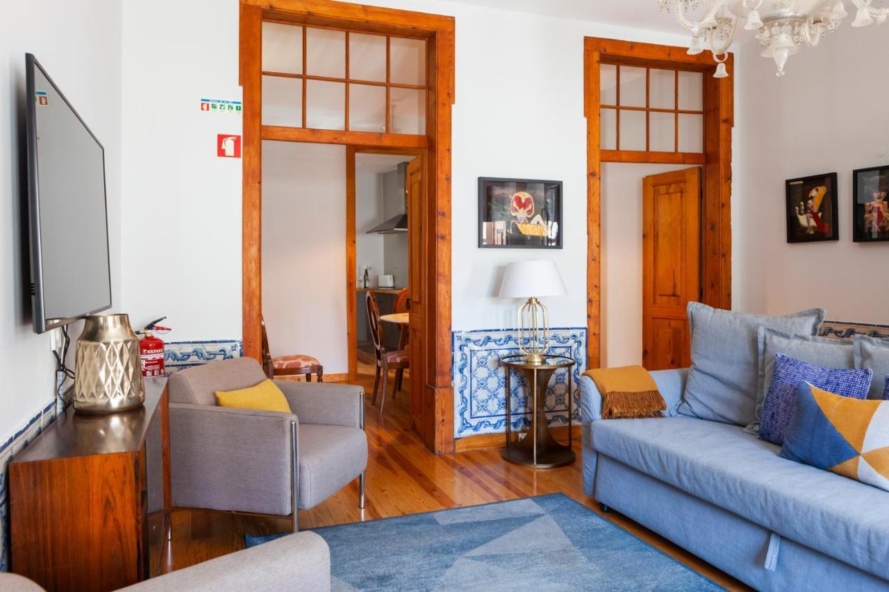 Alfama Terrace Apartment With Authentic XVIII Tiles And Historic Notes 3 Bedrooms & 2 Bathrooms Ac リスボン エクステリア 写真