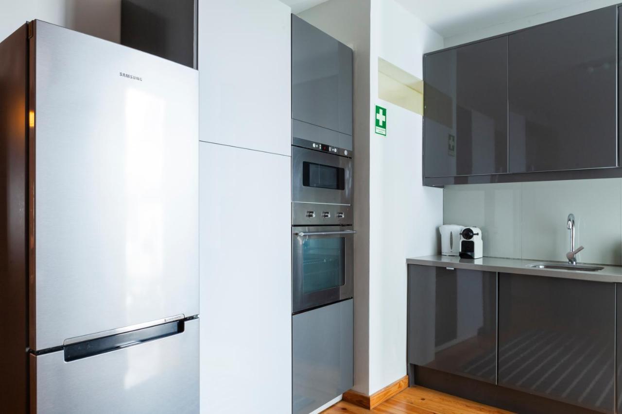 Alfama Terrace Apartment With Authentic XVIII Tiles And Historic Notes 3 Bedrooms & 2 Bathrooms Ac リスボン エクステリア 写真