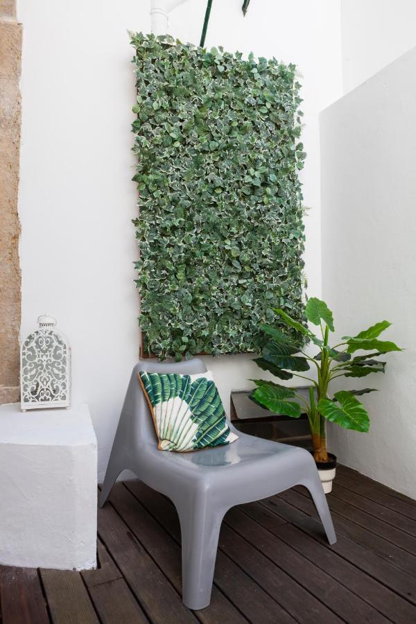 Alfama Terrace Apartment With Authentic XVIII Tiles And Historic Notes 3 Bedrooms & 2 Bathrooms Ac リスボン エクステリア 写真
