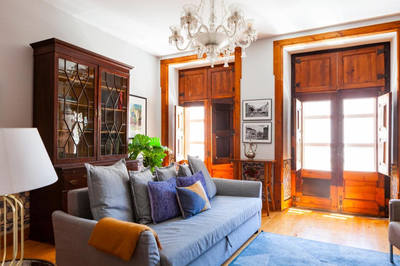 Alfama Terrace Apartment With Authentic XVIII Tiles And Historic Notes 3 Bedrooms & 2 Bathrooms Ac リスボン エクステリア 写真